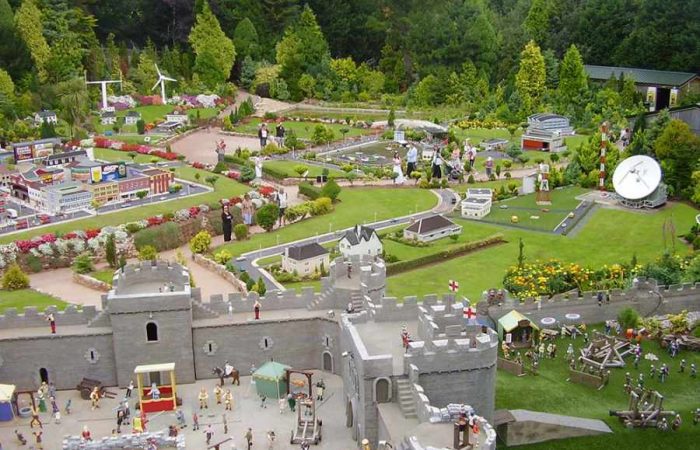 Babacombe_Model_Village-700x450